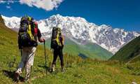 کوهپیمایی دانشجویان دانشگاه علوم پزشکی ایران در روز ملی کوهنوردی