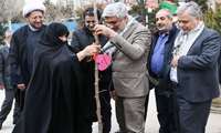 غرس نهال در مراسم غبارروبی مزار شهدای دانشگاه علوم پزشکی ایران